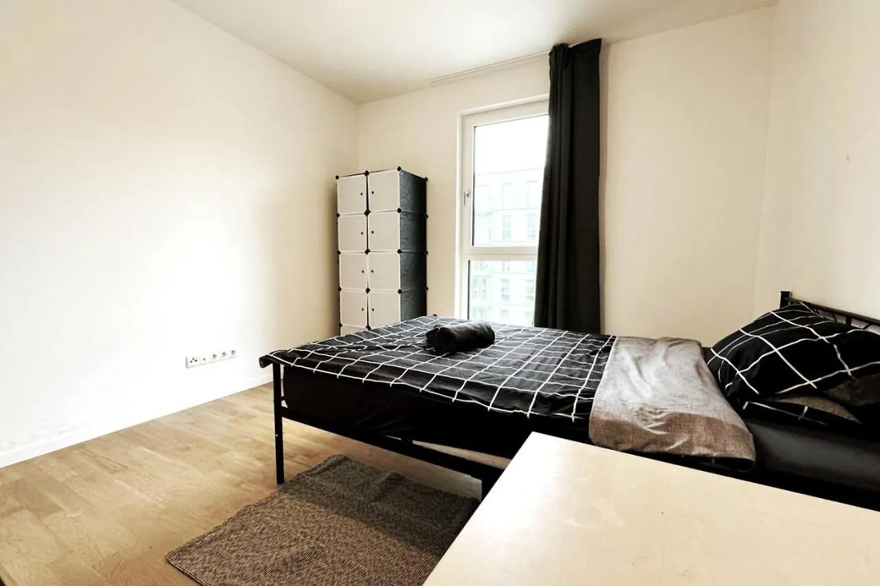 Holidayhome Apartments I Spacious 20Sqm Room In Berlin-Lichtenberg 0*, Berlin