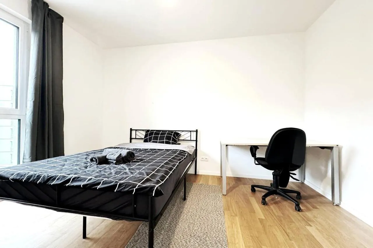 Holidayhome Apartments I Spacious 20Sqm Room In Berlin-Lichtenberg Berlin